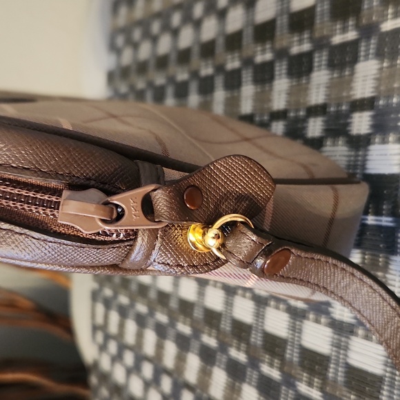 Burberry Vintage Cosmetic Bag - Picture 4 of 13